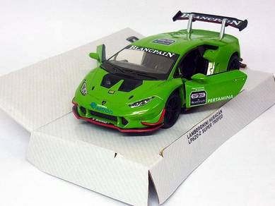 Green Lamborghini Huracan LP620-2 Super trofeo