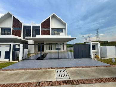 Semi-Detached House For Sale in Shah Alam,SGR