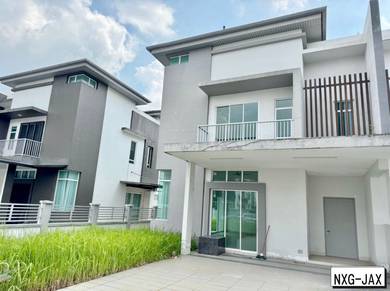 Semi-Detached House For Sale in Bandar Botanic,SGR