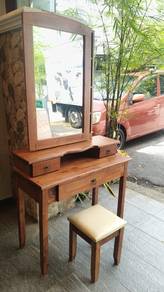 Meja Soleh @ Makeup Table