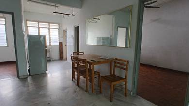 Apartment For Sale in Goodyear Court 1