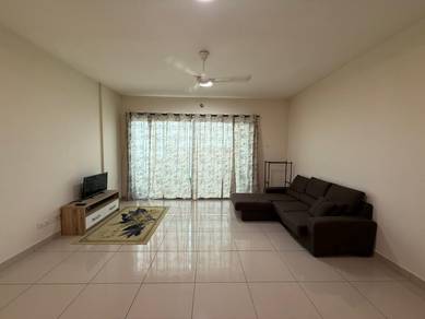 Condominium For Rent in Royale Infinity