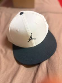 topi flat cap