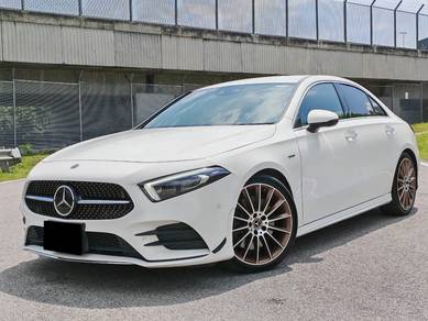 Mercedes Benz A250 250 AMG LINE in Sri Petaling, KUL