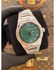 2023 Girard-perregaux Laureato ref 81010-11-3153