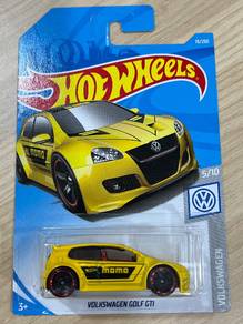 Hotwheels Momo Volkswagen Golf GTi Yellow
