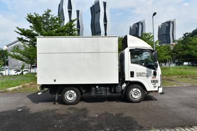 2018 Isuzu Box Lorry - Good Running Condition