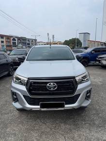 Toyota Hilux BLACK EDITION in Kuching, SWK