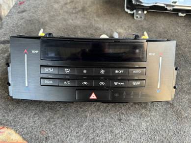 No 6-11-18 Lexus IS200t Ase30 Climate Control Jpn