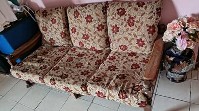 3 seater sofa kayu
