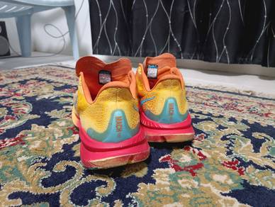 hoka mach 6 used  with some wear and tear
