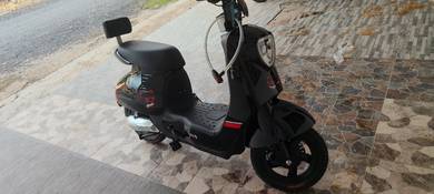 Skuter Elektrik LEM Q8 (2026) – Hitam / 20Ah /