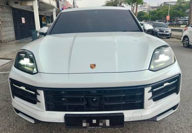 Porsche Cayenne BASE in Batu Pahat, JHR