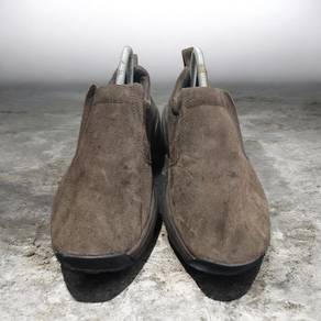 skechers brown suede slip on