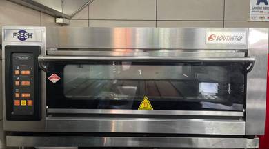 oven 2 tray fresh like new
