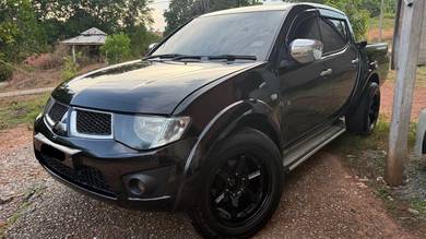 Mitsubishi Triton in Tanah Merah, KTN