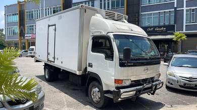 2017 NISSAN UD YU42T5 Refrigerator BOX