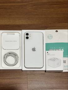iPhone 11 128GB Silver📱| FREE gifts 🎁