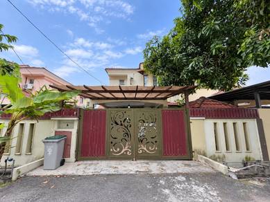 Semi-Detached House For Sale in Batu Berendam,MLK