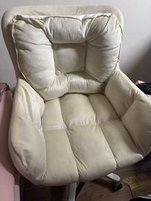 White Tufted Velvet Office Chair with Wheels