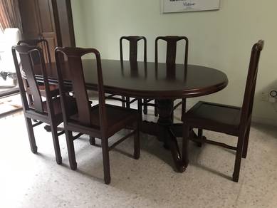 Dining Table & Chairs