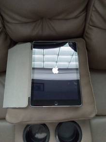 Apple ipad A1893
