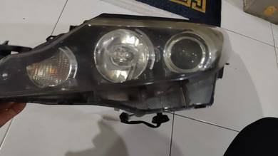 Lampu Depan Toyota Estima Acr50