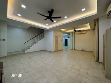 Semi-Detached House For Sale in Bandar Botanic,SGR