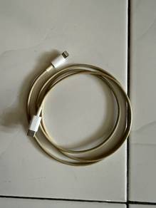 Apple USB-C to Lightning Port (1 metre)