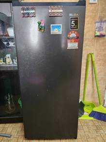 Elba Peti Ais 1 pintu 185L