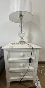 Bedside Table & Crystal Table Lamp (Almari & Lampu