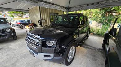 2021 Land Rover Defender 110 P300 SE
