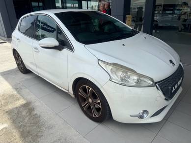 Peugeot 208 VTi ALLURE in Ipoh, PRK