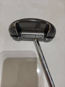 Golf putter
