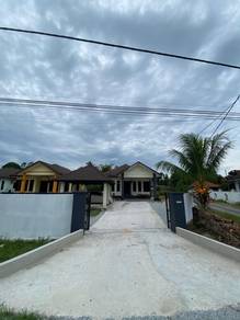 Bungalow House For Sale in Peringat,KTN