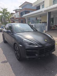 Porsche Cayenne in Jenjarom, SGR
