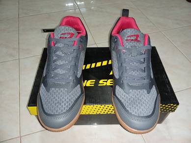 ITEM BARU_Kasut Sukan LINE 7 size 43