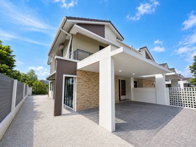 Semi-Detached House For Sale in Puncak Alam,SGR