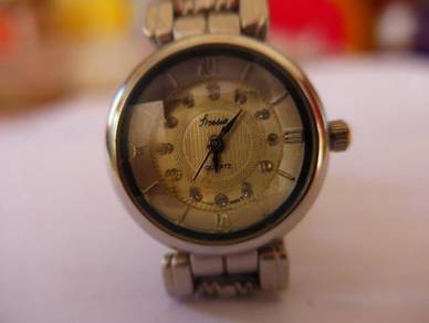 Fresia Quartz Watch from Japan
