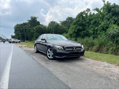 Mercedes Benz E200 200 AVANTGARDE (CBU) in Pandamaran, SGR