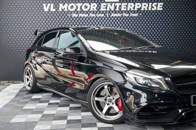Mercedes Benz A250 250 SPORTS (CBU) in Desa Petaling, KUL