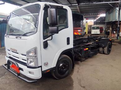 ISUZU NPR75UKH RORO ARM Roll