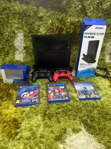 Playstation 4 (PS4)