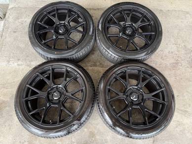 Rim original konic 18 inch f30 e90 e46 tayar 99%