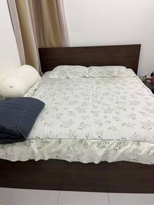Queen size bed and mattress