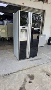 589L Hitachi 2door fridge auto ice maker