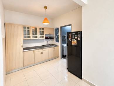 Condominium For Sale in Koi Kinrara