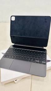 Apple Magic Keyboard for iPad Pro 13 inch M4