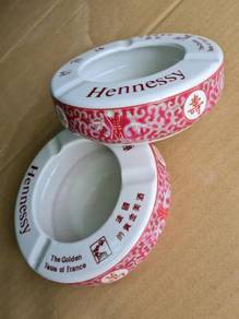 (B598) Vintage Porcelain Ashtray