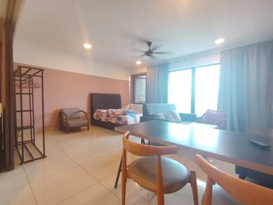 Service Residence For Rent in Trefoil